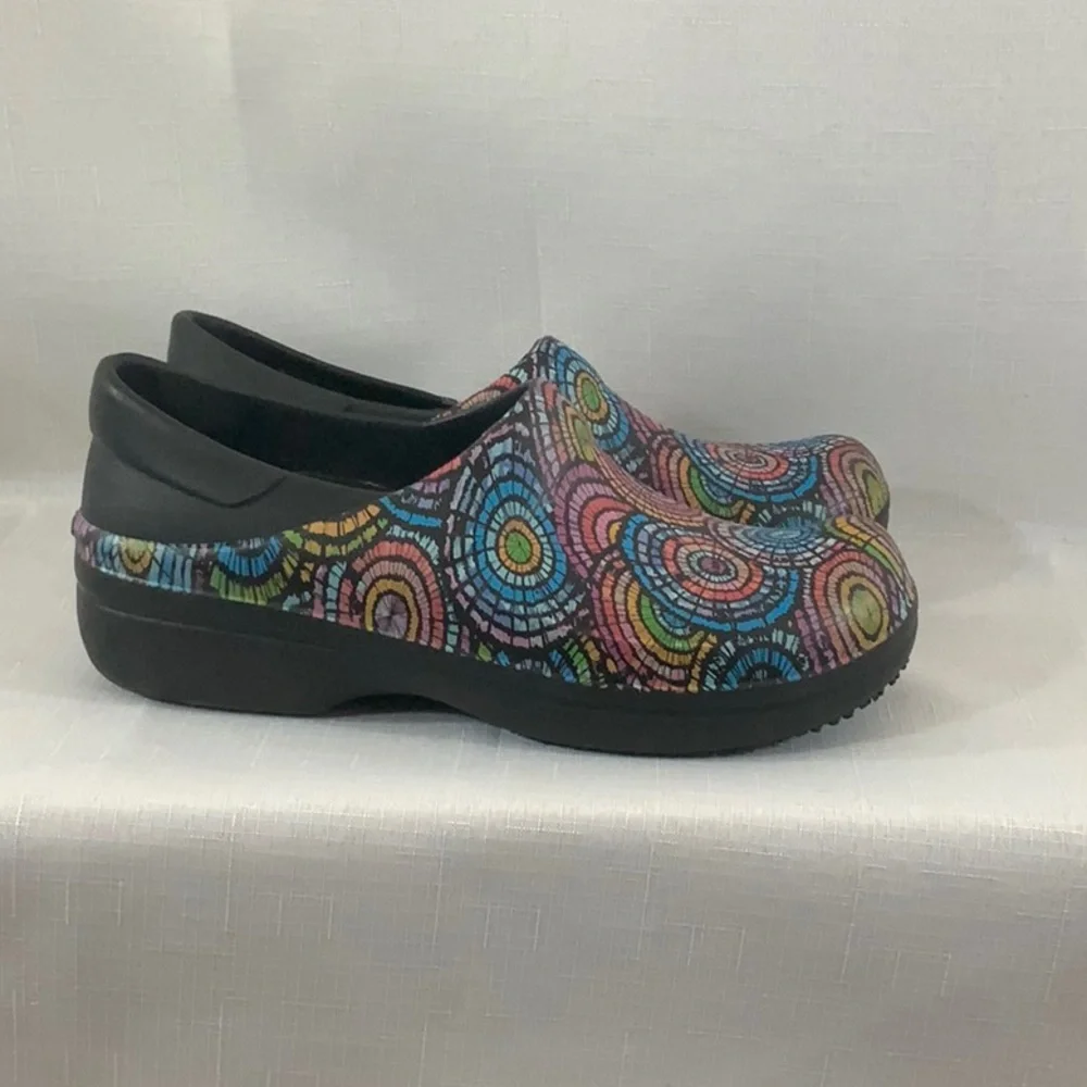 🕗 CROCS Multicolor Rubber Clogs - Picture 5 of 8